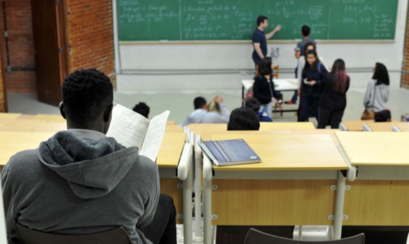 Universidades de SP planejam volta às aulas teóricas somente em 2021