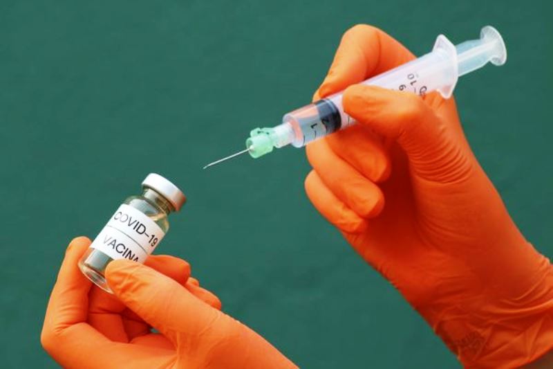 Vacinação contra Covid-19 começa em 25 de janeiro