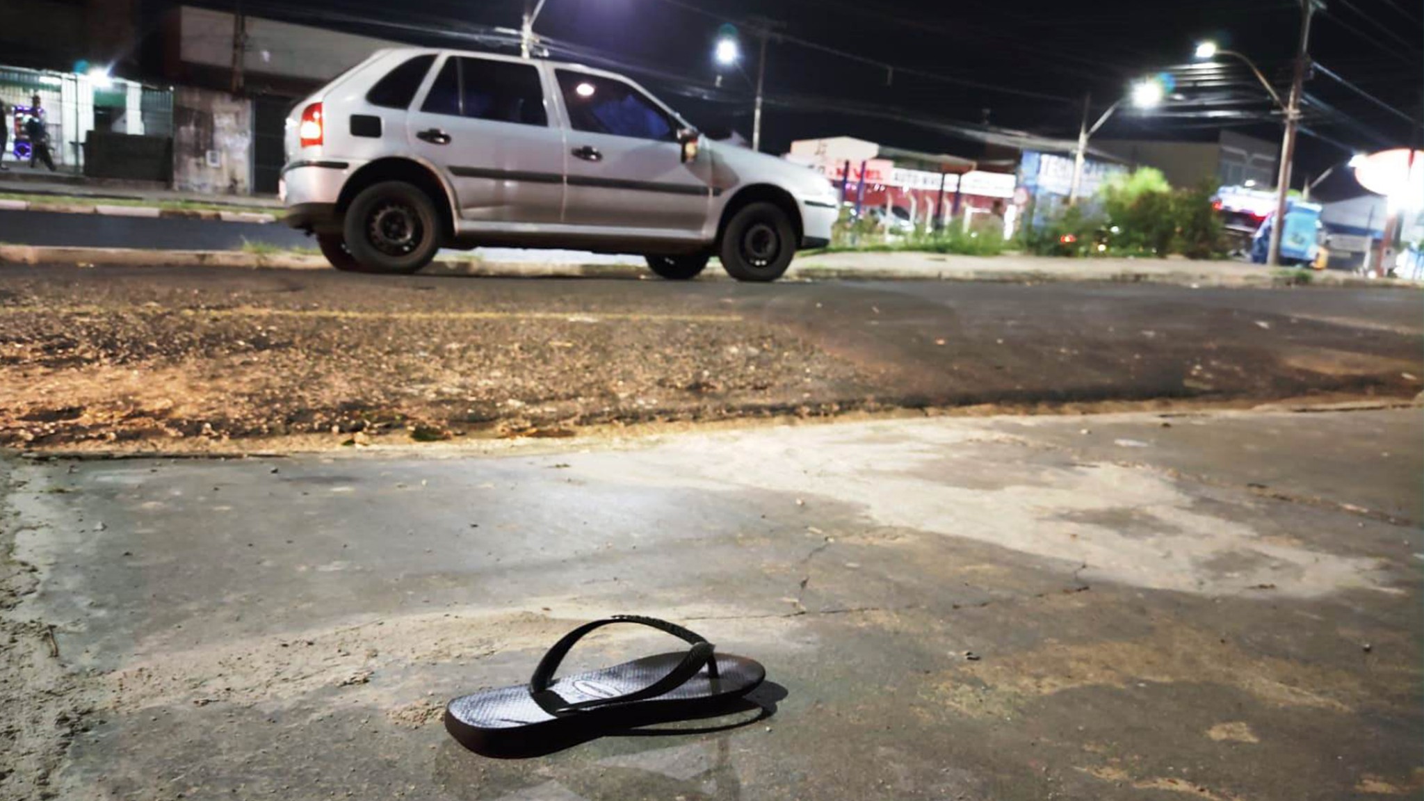 Carro atropela mulher em Araraquara
