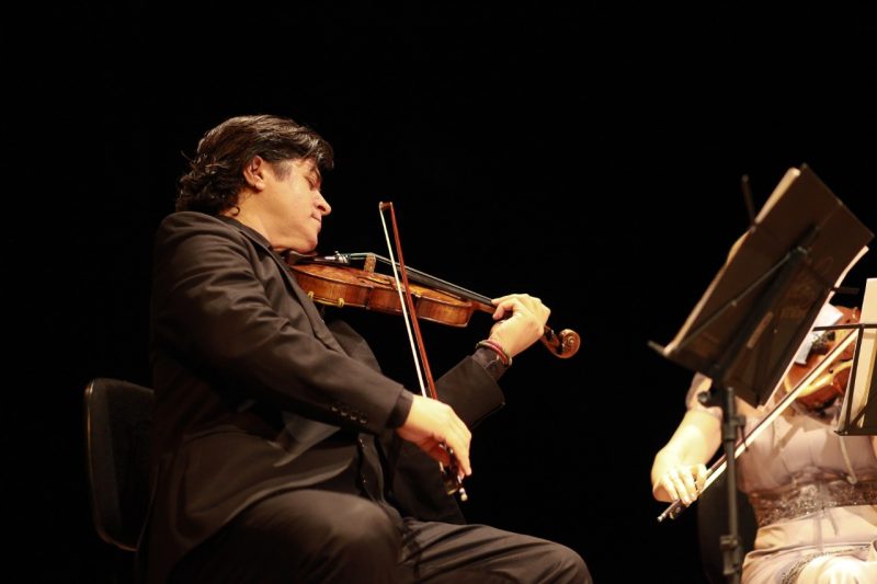 Master Class proporciona aprendizado para violinistas ativos e ouvintes em São Carlos