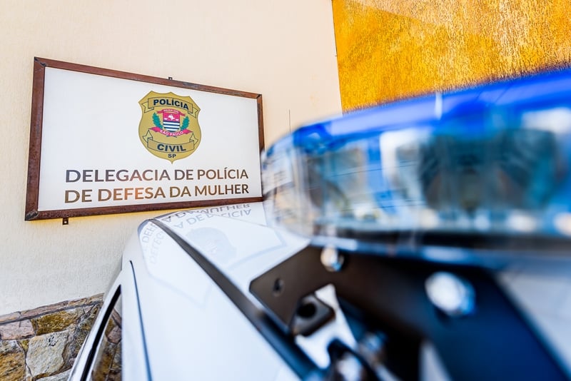 Popular cabelereiro são-carlense é preso pela DDM por pedofilia e zoofilia